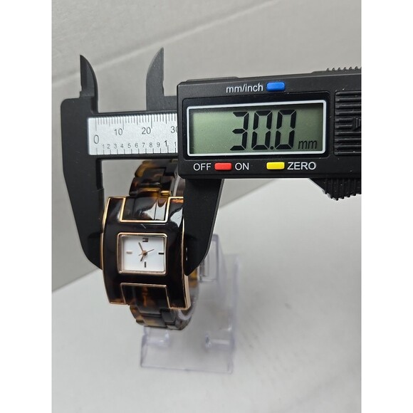 Tommy Hilfiger Womens Tortoise Shell Bracelet Watch Y2K Rose Gold New Battery - Picture 5 of 11